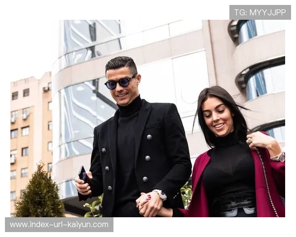 足球巨星新女友曝光