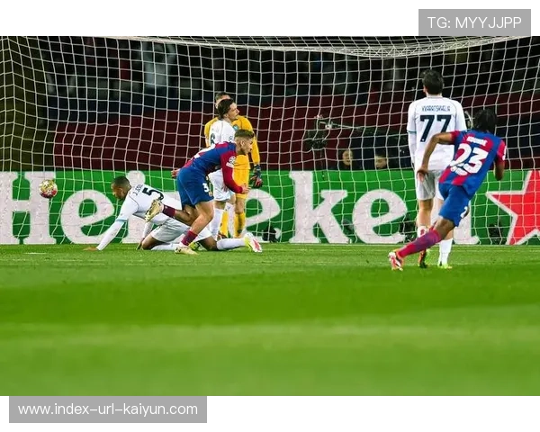 巴塞罗那提升边路配合稳定性,孔德参与组织 巴塞罗那提升边路配合稳定性,孔德参与组织