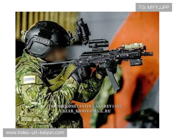 巴萨快速反击配合团队完成三骑士进球：速度与默契的战术美学